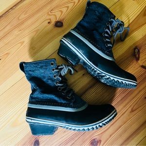 Women’s Sorel waterproof snow + rain boots size 8